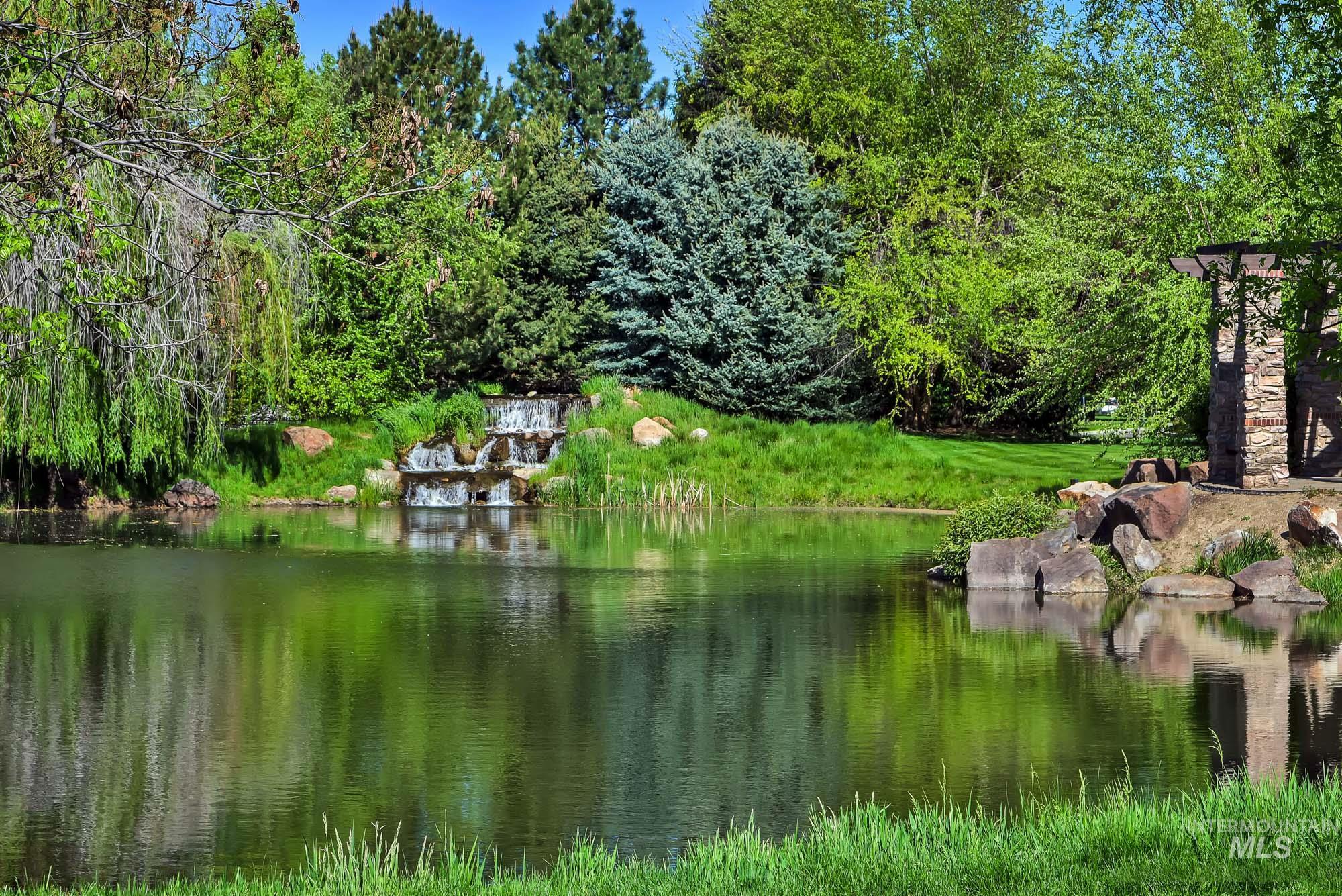 904 N Tullshire Way, Eagle, Idaho 83616, 3 Bedrooms, 3.5 Bathrooms, Residential For Sale, Price $750,000,MLS 98985333