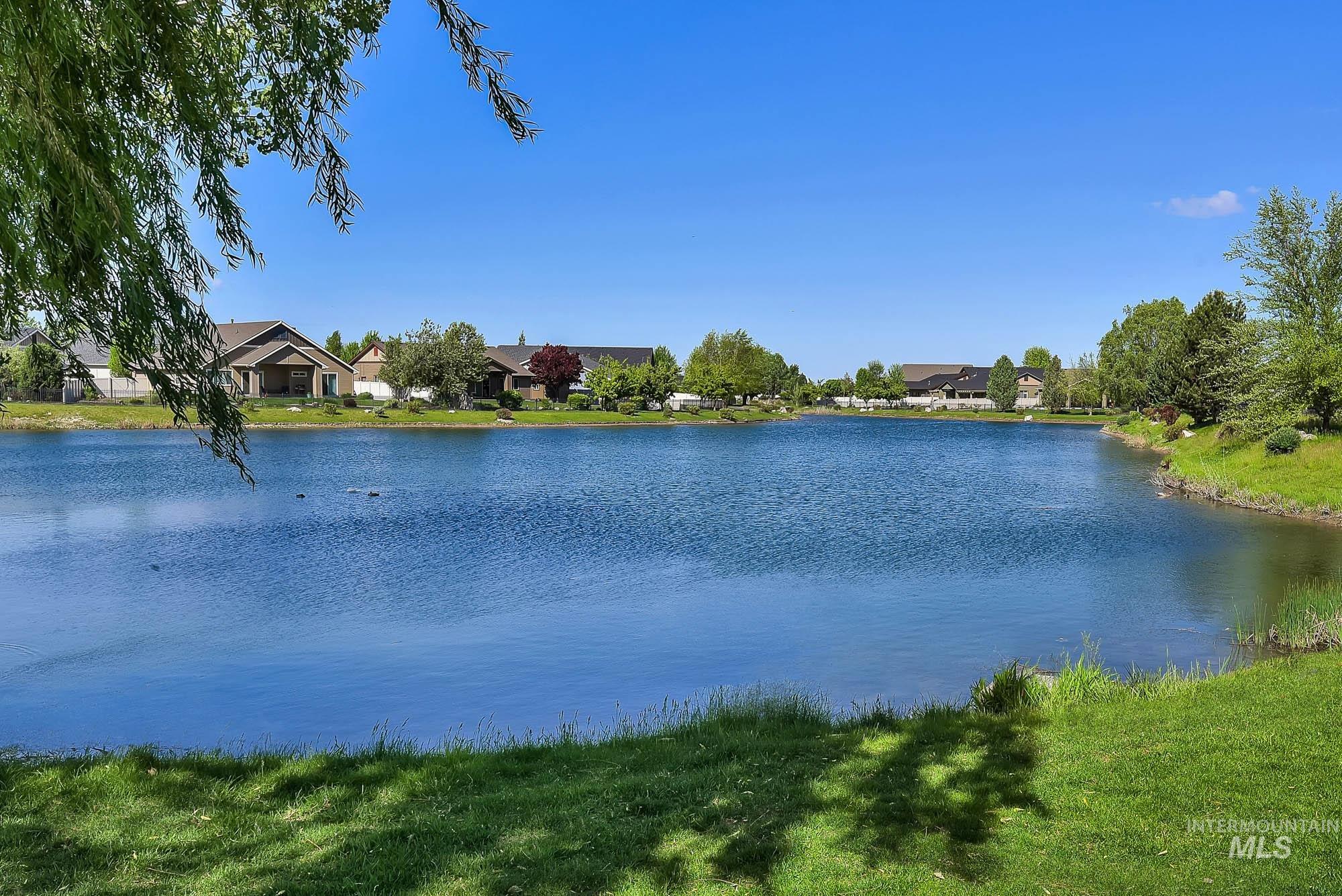904 N Tullshire Way, Eagle, Idaho 83616, 3 Bedrooms, 3.5 Bathrooms, Residential For Sale, Price $750,000,MLS 98985333