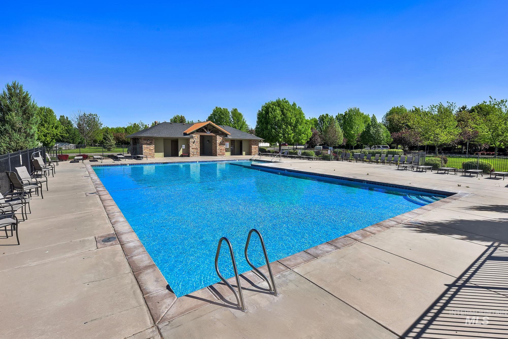 904 N Tullshire Way, Eagle, Idaho 83616, 3 Bedrooms, 3.5 Bathrooms, Residential For Sale, Price $750,000,MLS 98985333
