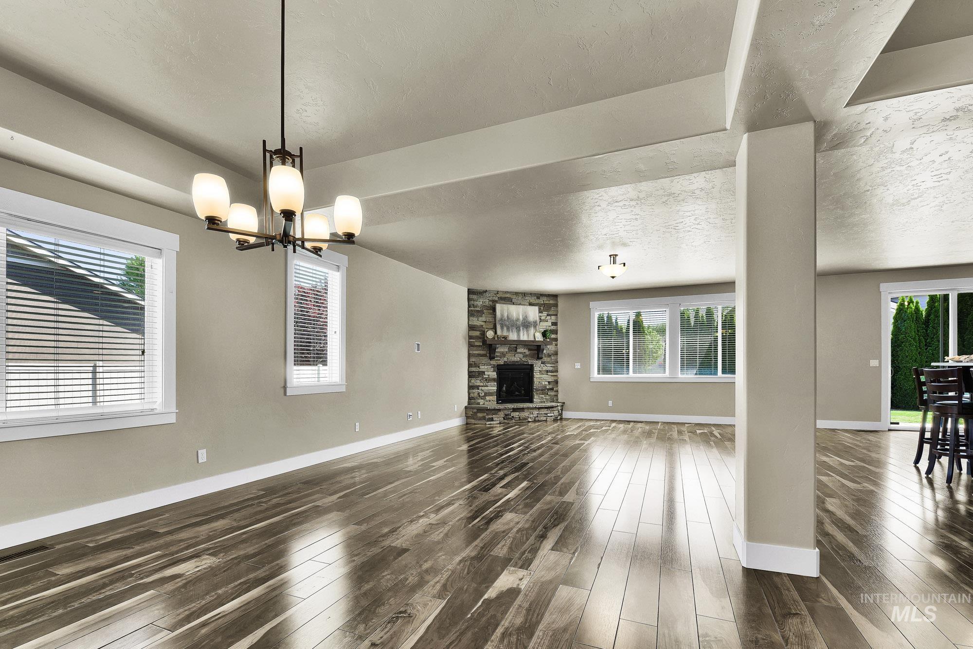 904 N Tullshire Way, Eagle, Idaho 83616, 3 Bedrooms, 3.5 Bathrooms, Residential For Sale, Price $750,000,MLS 98985333