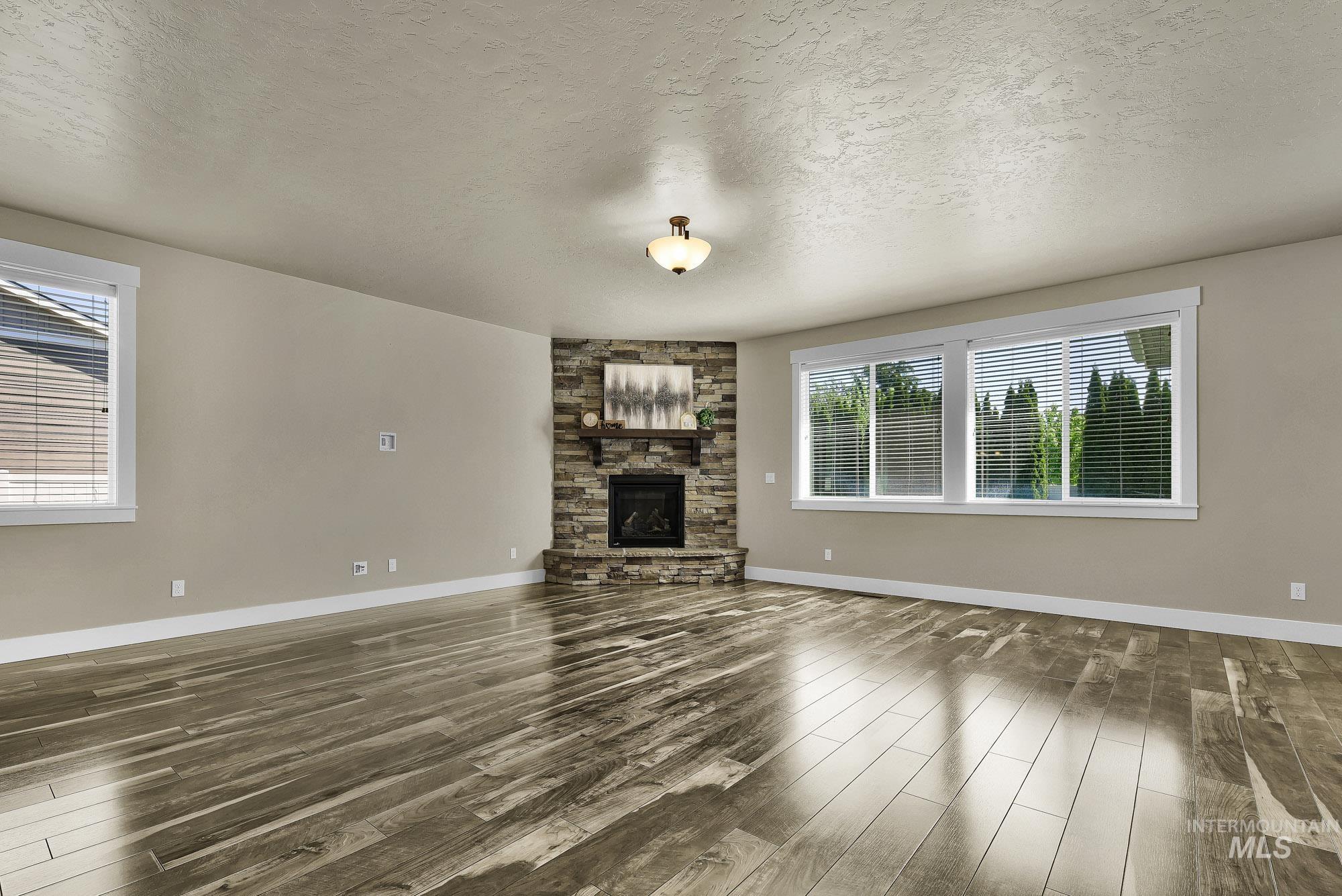 904 N Tullshire Way, Eagle, Idaho 83616, 3 Bedrooms, 3.5 Bathrooms, Residential For Sale, Price $750,000,MLS 98985333