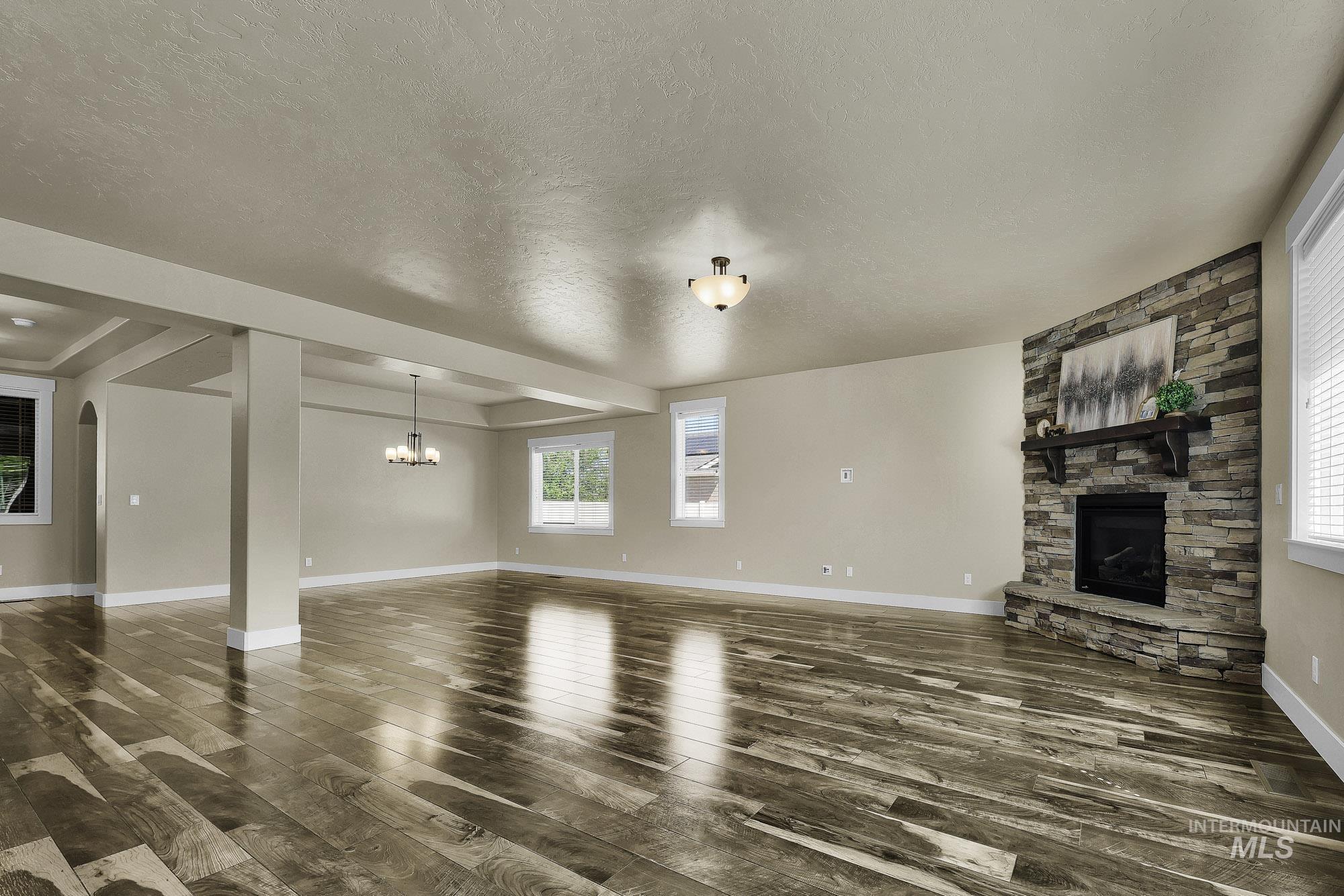 904 N Tullshire Way, Eagle, Idaho 83616, 3 Bedrooms, 3.5 Bathrooms, Residential For Sale, Price $750,000,MLS 98985333