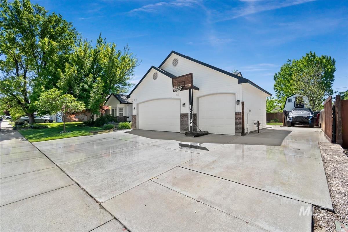 3017 N Marburg Avenue, Meridian, Idaho 83646, 5 Bedrooms, 3 Bathrooms, Residential For Sale, Price $549,000,MLS 98985334