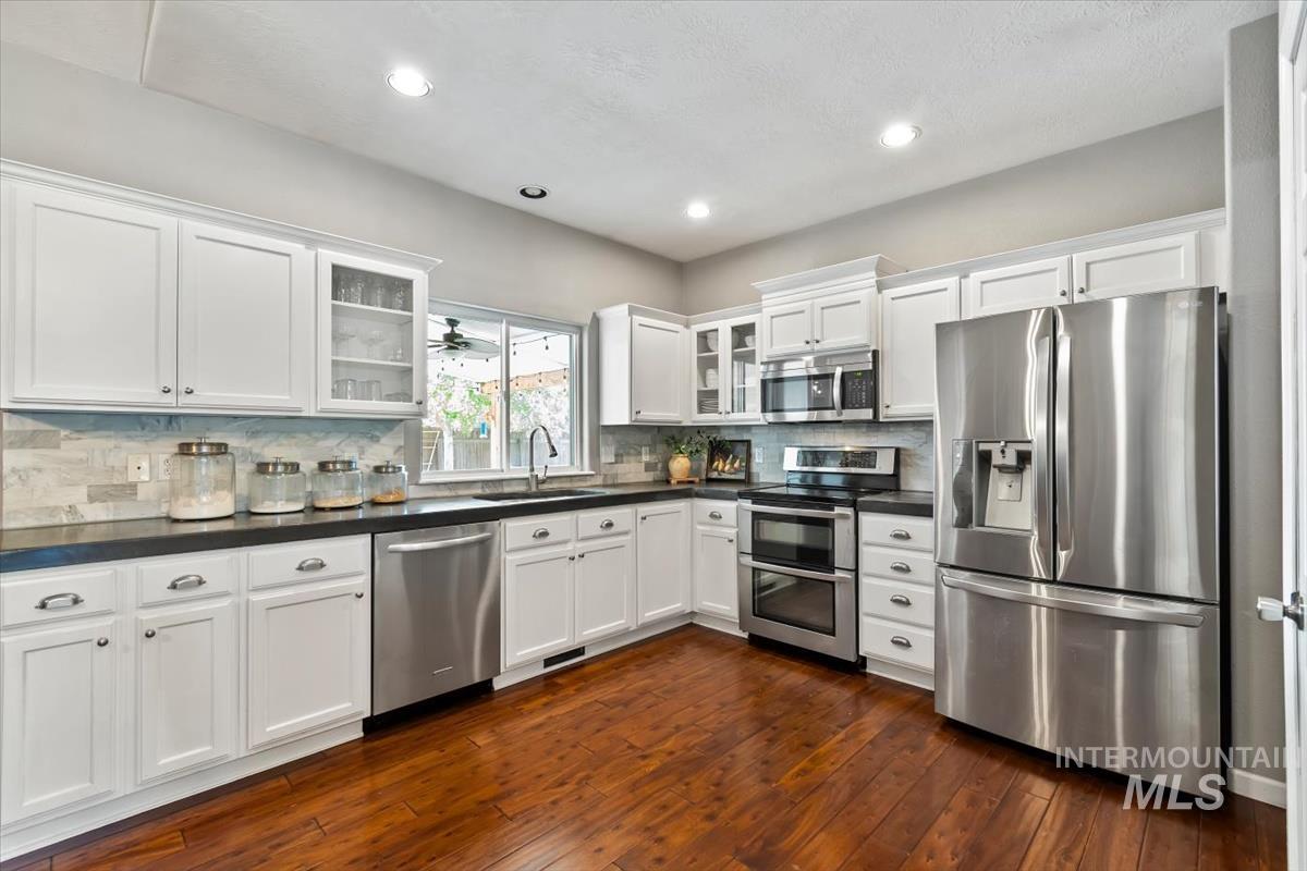 3017 N Marburg Avenue, Meridian, Idaho 83646, 5 Bedrooms, 3 Bathrooms, Residential For Sale, Price $549,000,MLS 98985334