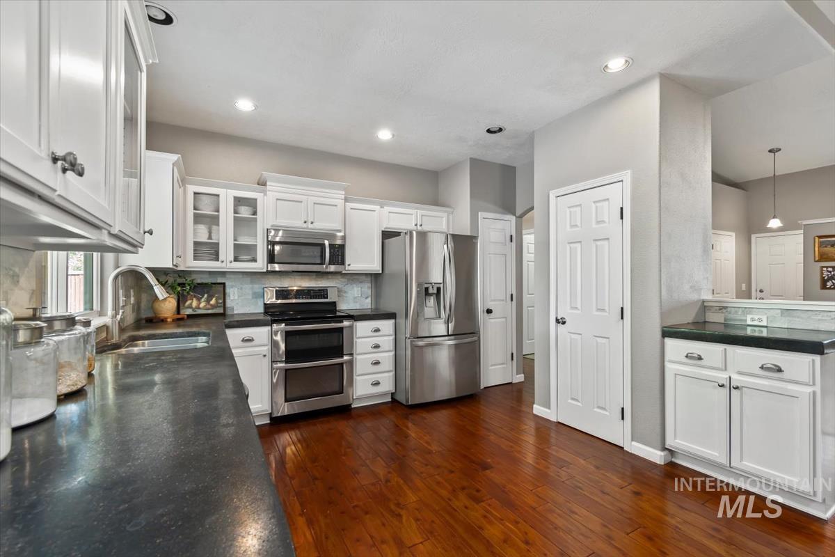 3017 N Marburg Avenue, Meridian, Idaho 83646, 5 Bedrooms, 3 Bathrooms, Residential For Sale, Price $549,000,MLS 98985334