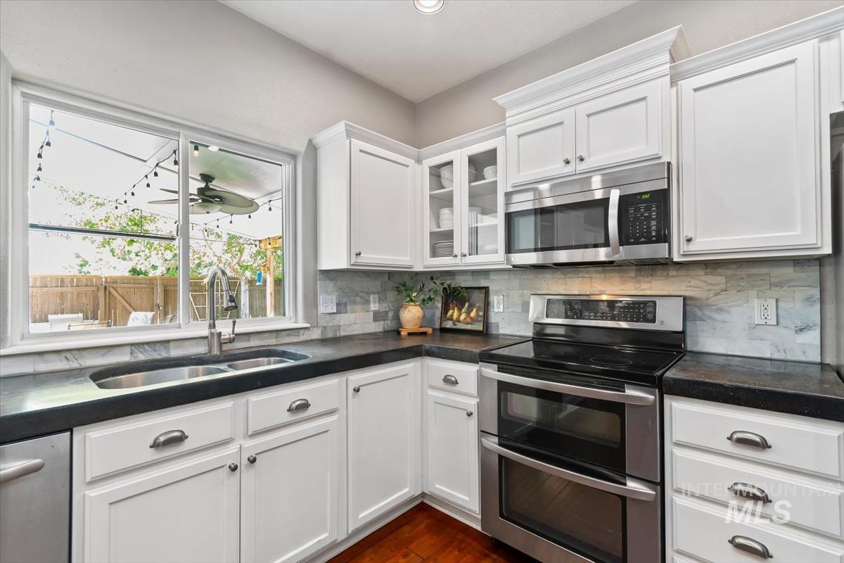 3017 N Marburg Avenue, Meridian, Idaho 83646, 5 Bedrooms, 3 Bathrooms, Residential For Sale, Price $549,000,MLS 98985334