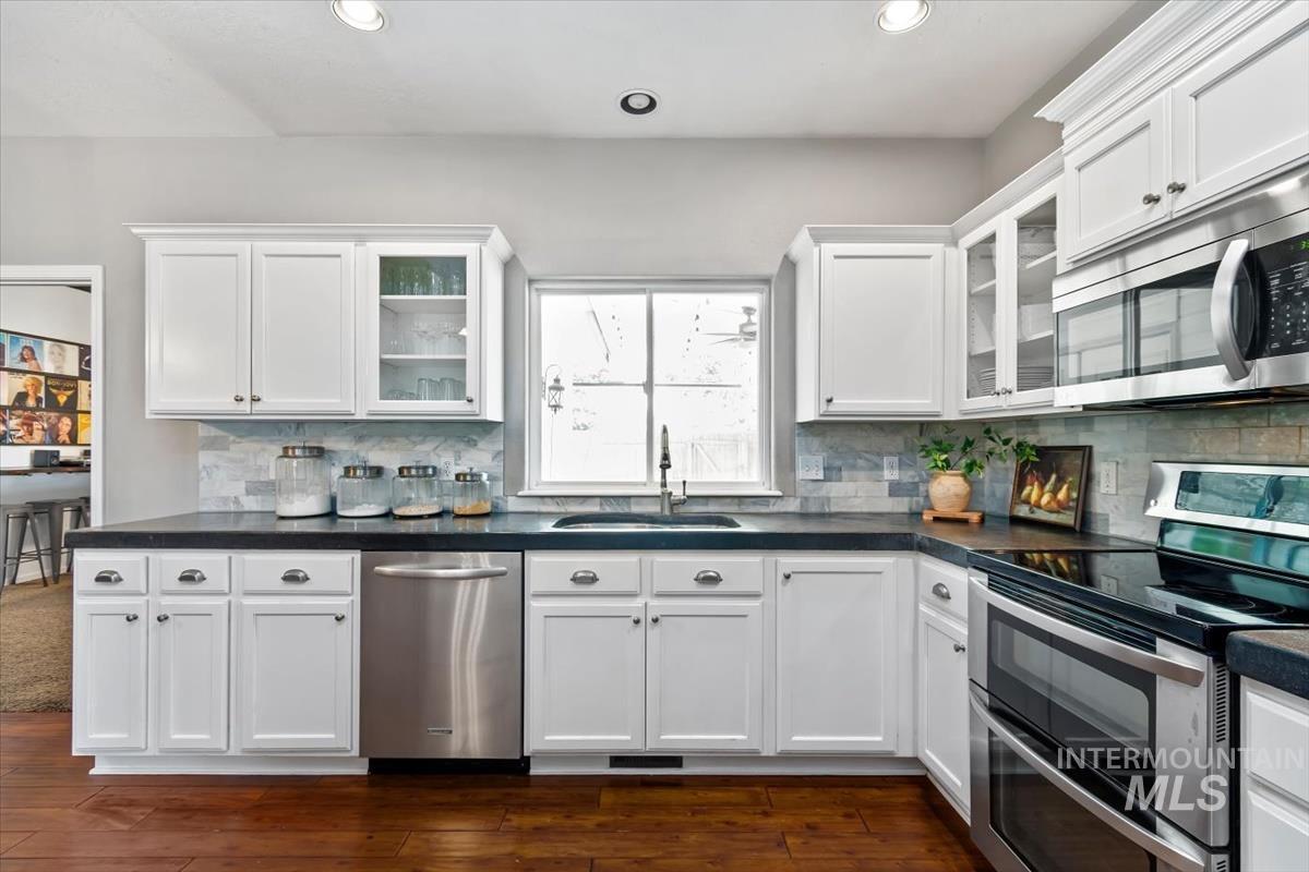 3017 N Marburg Avenue, Meridian, Idaho 83646, 5 Bedrooms, 3 Bathrooms, Residential For Sale, Price $549,000,MLS 98985334