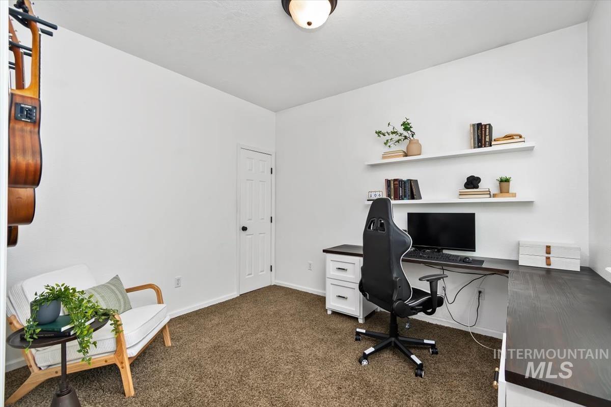 3017 N Marburg Avenue, Meridian, Idaho 83646, 5 Bedrooms, 3 Bathrooms, Residential For Sale, Price $549,000,MLS 98985334