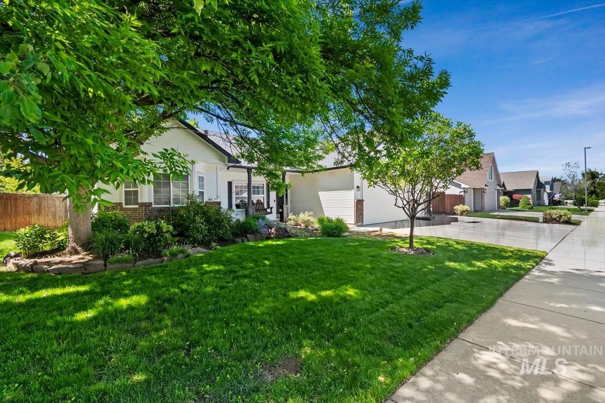 3017 N Marburg Avenue, Meridian, Idaho 83646, 5 Bedrooms, 3 Bathrooms, Residential For Sale, Price $549,000,MLS 98985334