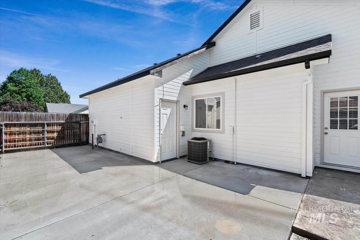 3017 N Marburg Avenue, Meridian, Idaho 83646, 5 Bedrooms, 3 Bathrooms, Residential For Sale, Price $549,000,MLS 98985334