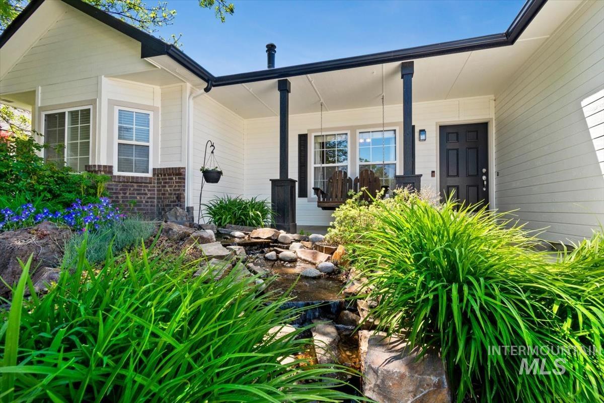 3017 N Marburg Avenue, Meridian, Idaho 83646, 5 Bedrooms, 3 Bathrooms, Residential For Sale, Price $549,000,MLS 98985334