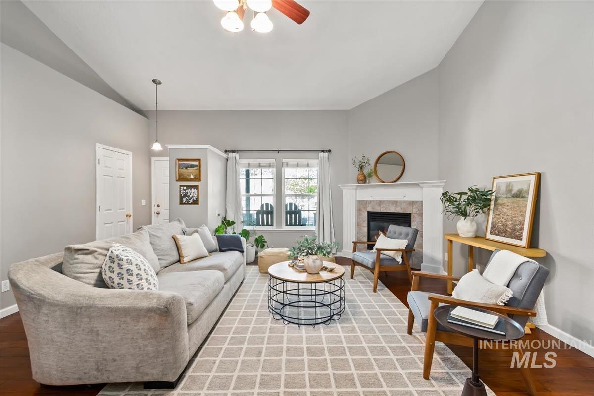 3017 N Marburg Avenue, Meridian, Idaho 83646, 5 Bedrooms, 3 Bathrooms, Residential For Sale, Price $549,000,MLS 98985334