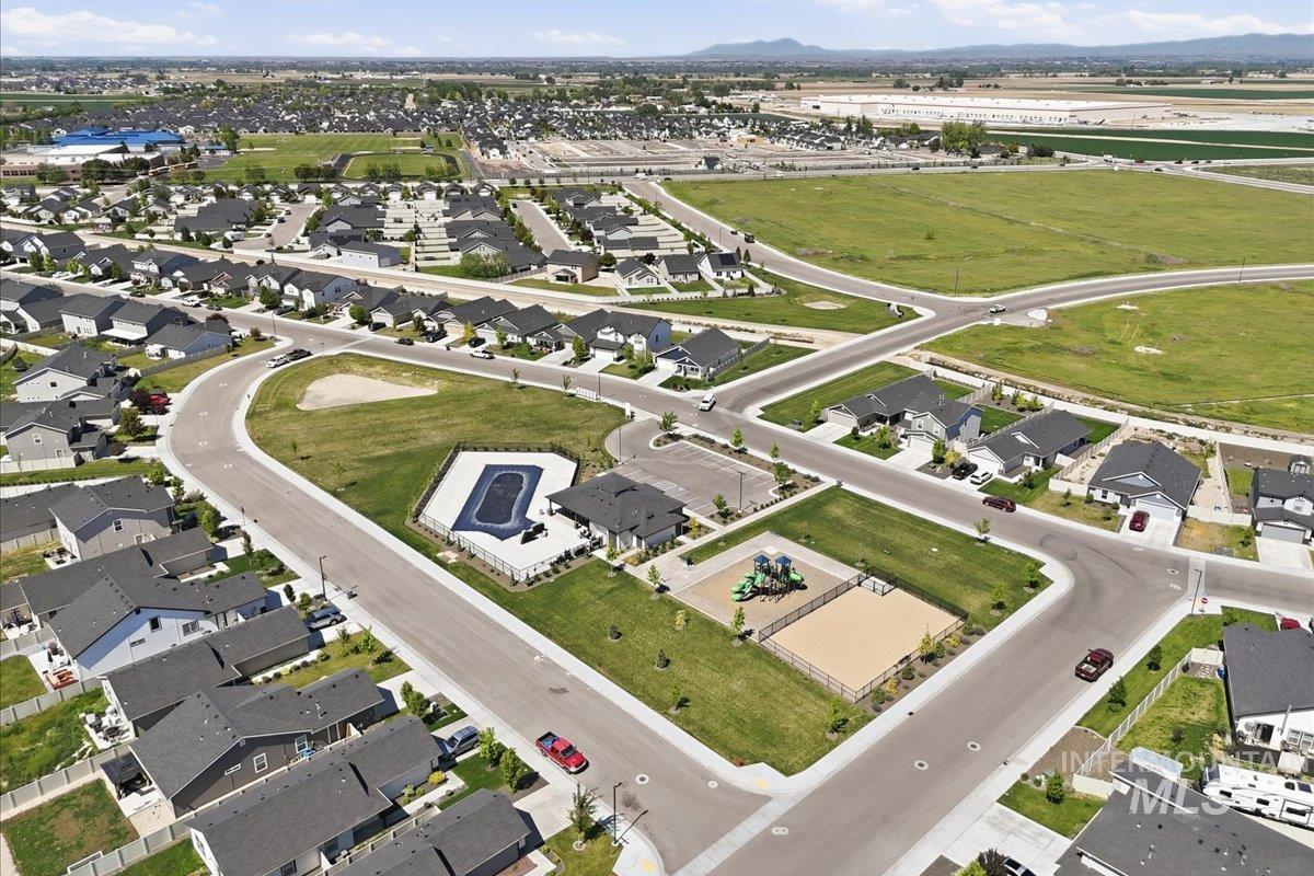 10347 Rockaway Ridge St, Nampa, Idaho 83687, 4 Bedrooms, 3 Bathrooms, Residential For Sale, Price $460,000,MLS 98985336