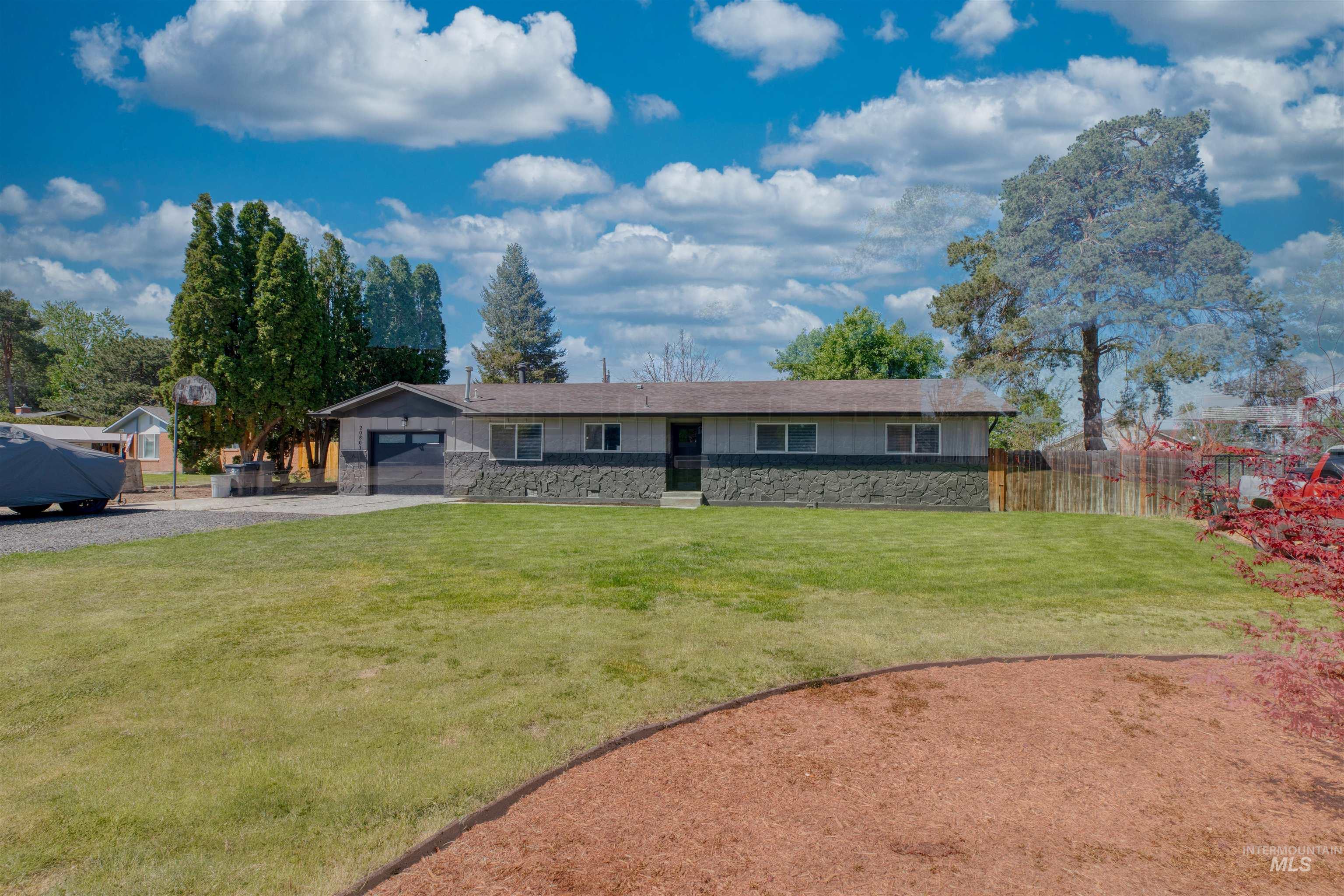 20803 N Friends Rd, Greenleaf, Idaho 83626, 4 Bedrooms, 2 Bathrooms, Residential For Sale, Price $454,900, 98985341
