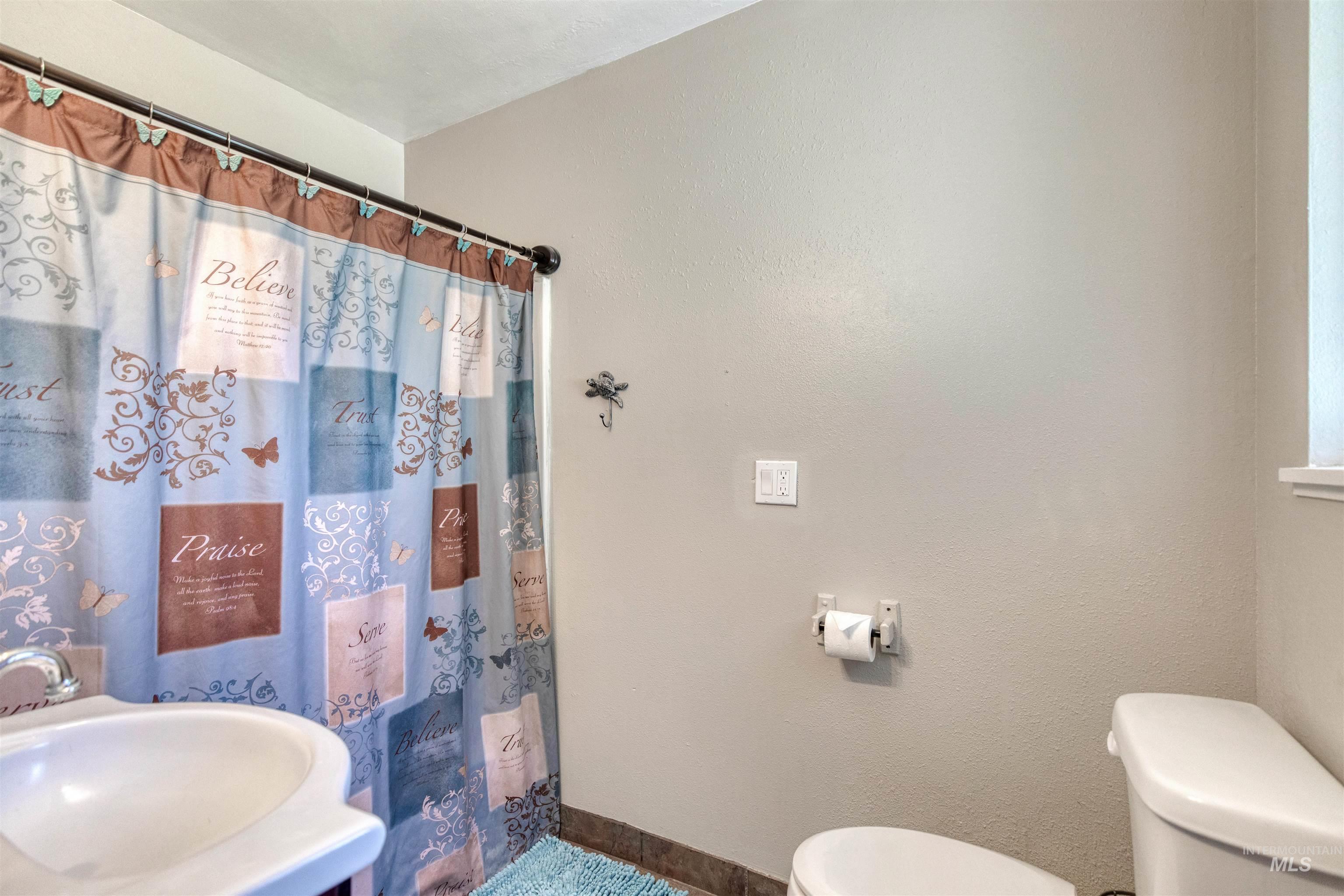 20803 N Friends Rd, Greenleaf, Idaho 83626, 4 Bedrooms, 2 Bathrooms, Residential For Sale, Price $454,900, 98985341
