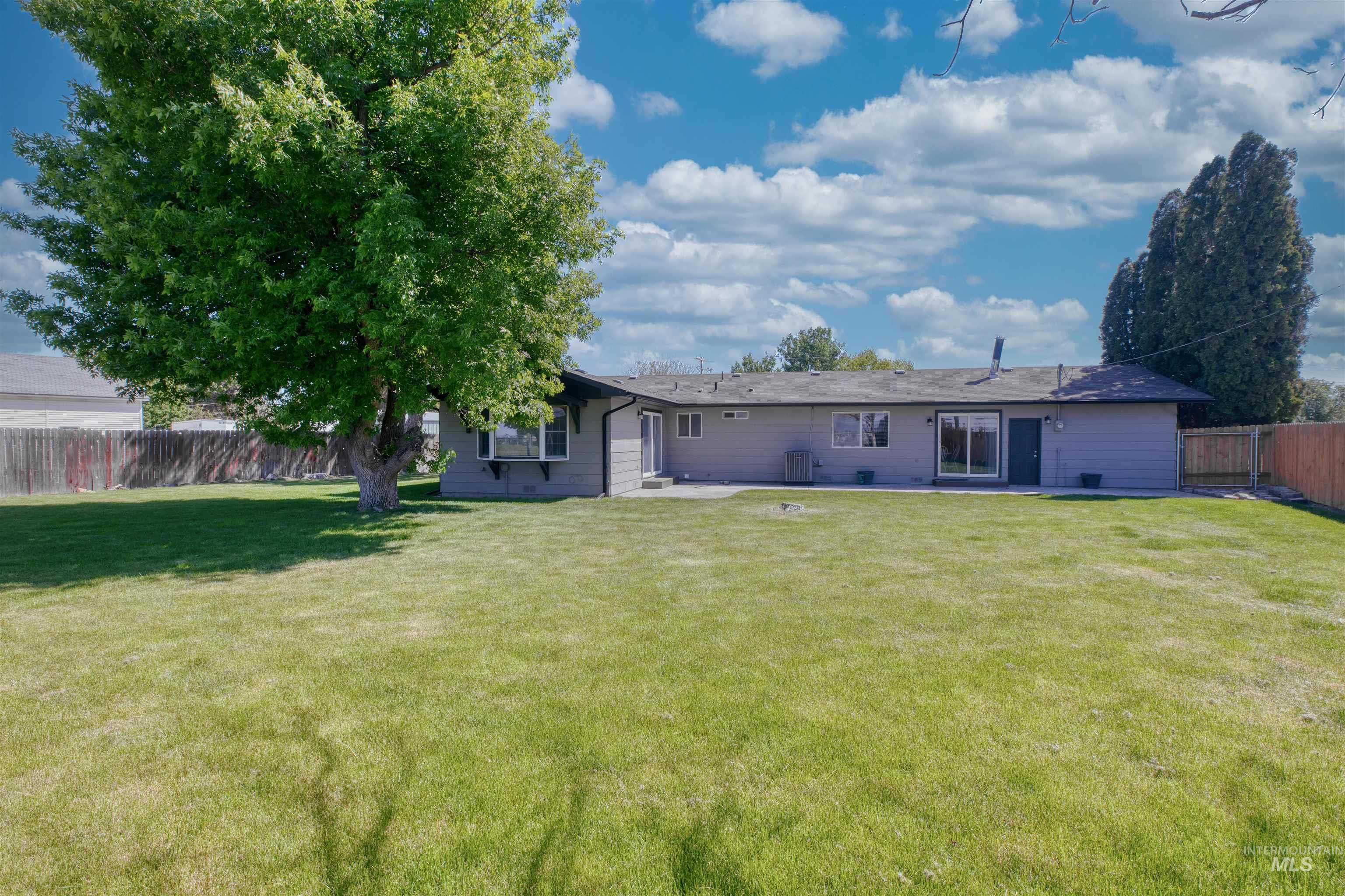 20803 N Friends Rd, Greenleaf, Idaho 83626, 4 Bedrooms, 2 Bathrooms, Residential For Sale, Price $454,900, 98985341