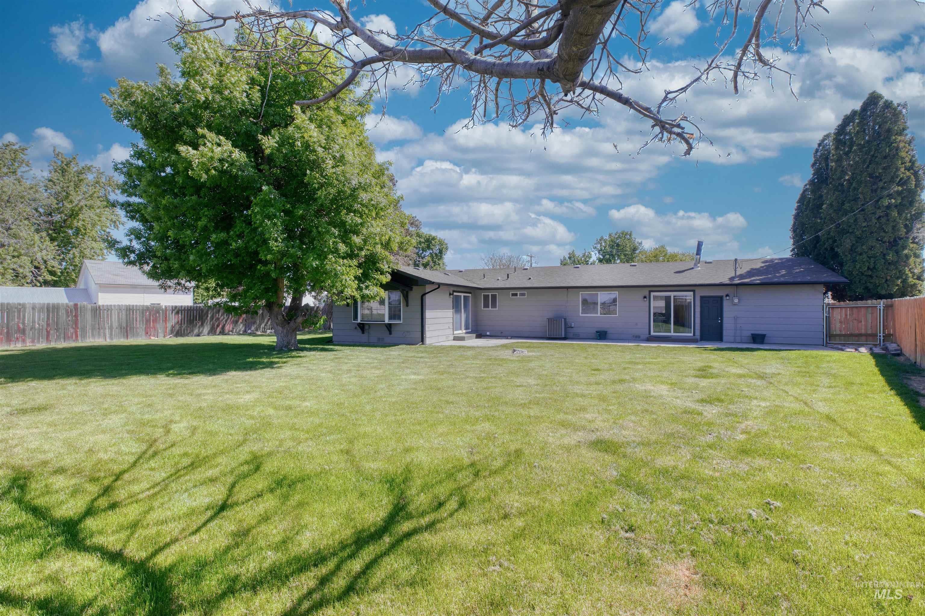 20803 N Friends Rd, Greenleaf, Idaho 83626, 4 Bedrooms, 2 Bathrooms, Residential For Sale, Price $454,900, 98985341