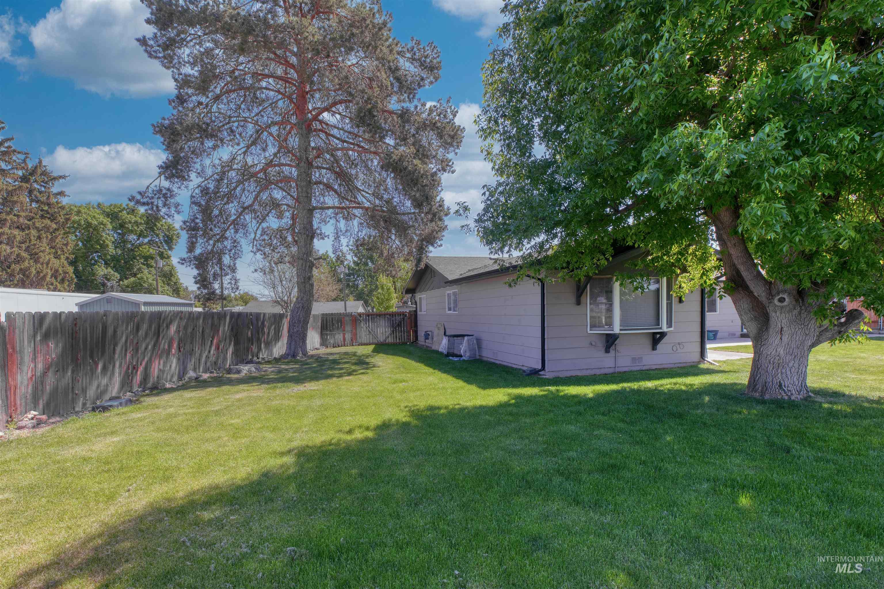 20803 N Friends Rd, Greenleaf, Idaho 83626, 4 Bedrooms, 2 Bathrooms, Residential For Sale, Price $454,900,MLS 98985341