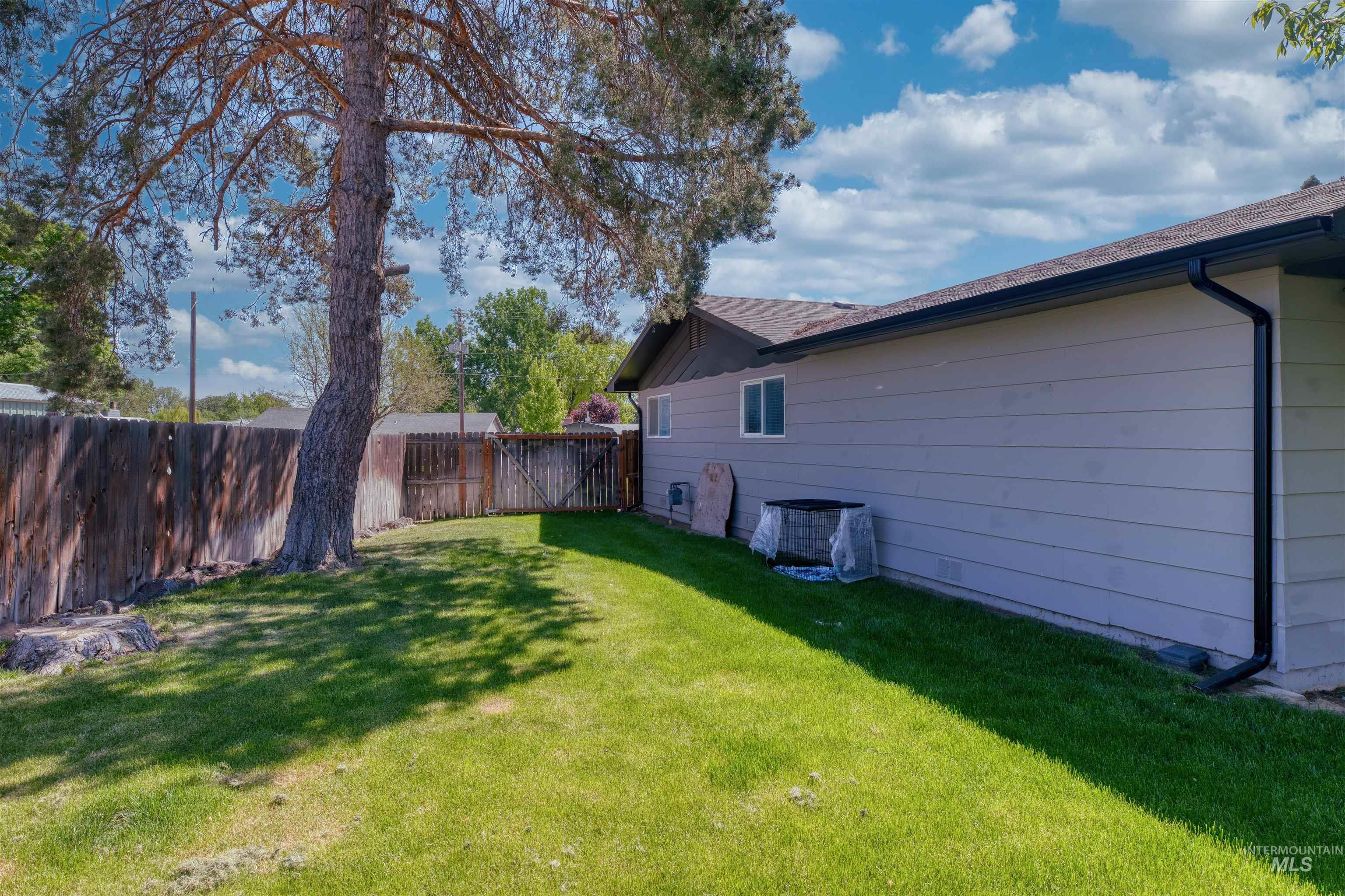 20803 N Friends Rd, Greenleaf, Idaho 83626, 4 Bedrooms, 2 Bathrooms, Residential For Sale, Price $454,900,MLS 98985341
