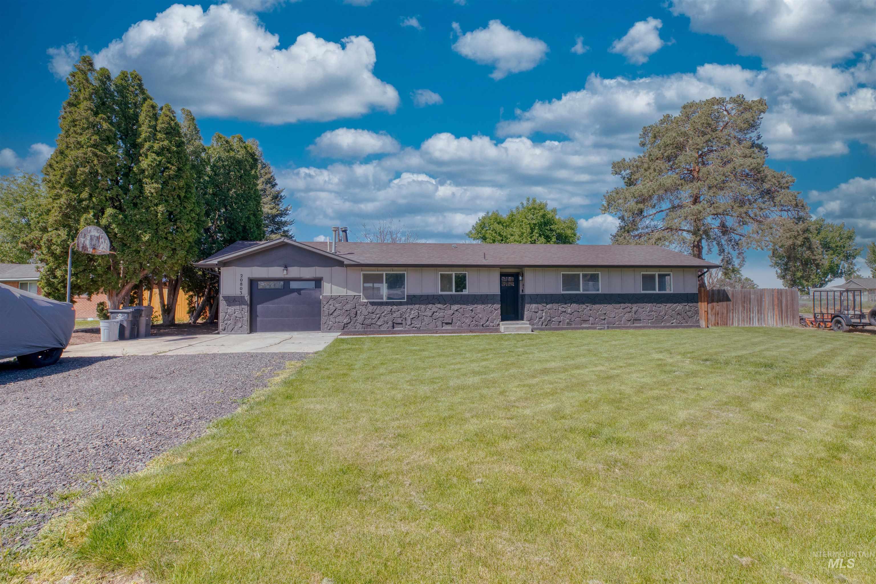 20803 N Friends Rd, Greenleaf, Idaho 83626, 4 Bedrooms, 2 Bathrooms, Residential For Sale, Price $454,900,MLS 98985341