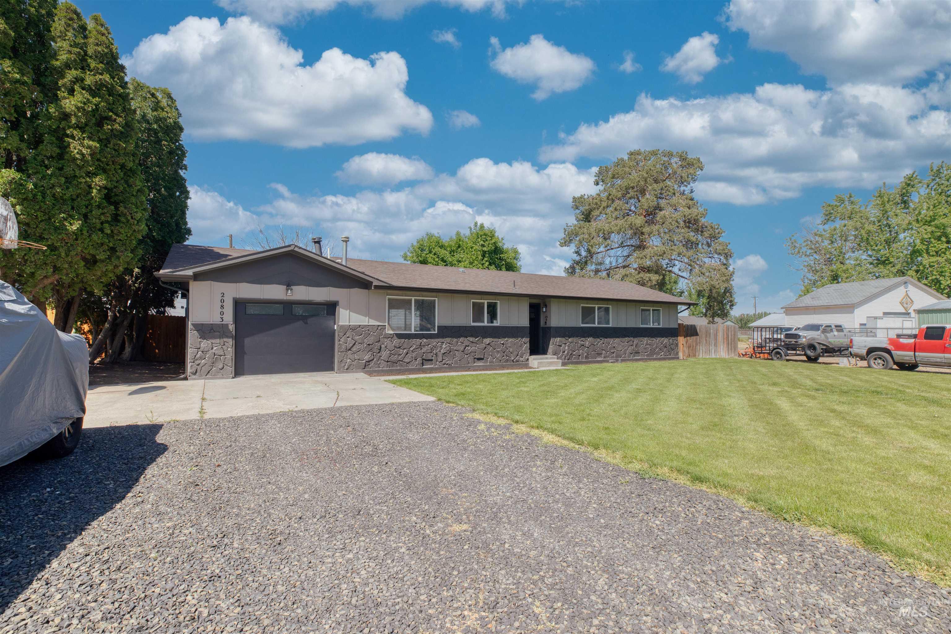 20803 N Friends Rd, Greenleaf, Idaho 83626, 4 Bedrooms, 2 Bathrooms, Residential For Sale, Price $454,900,MLS 98985341