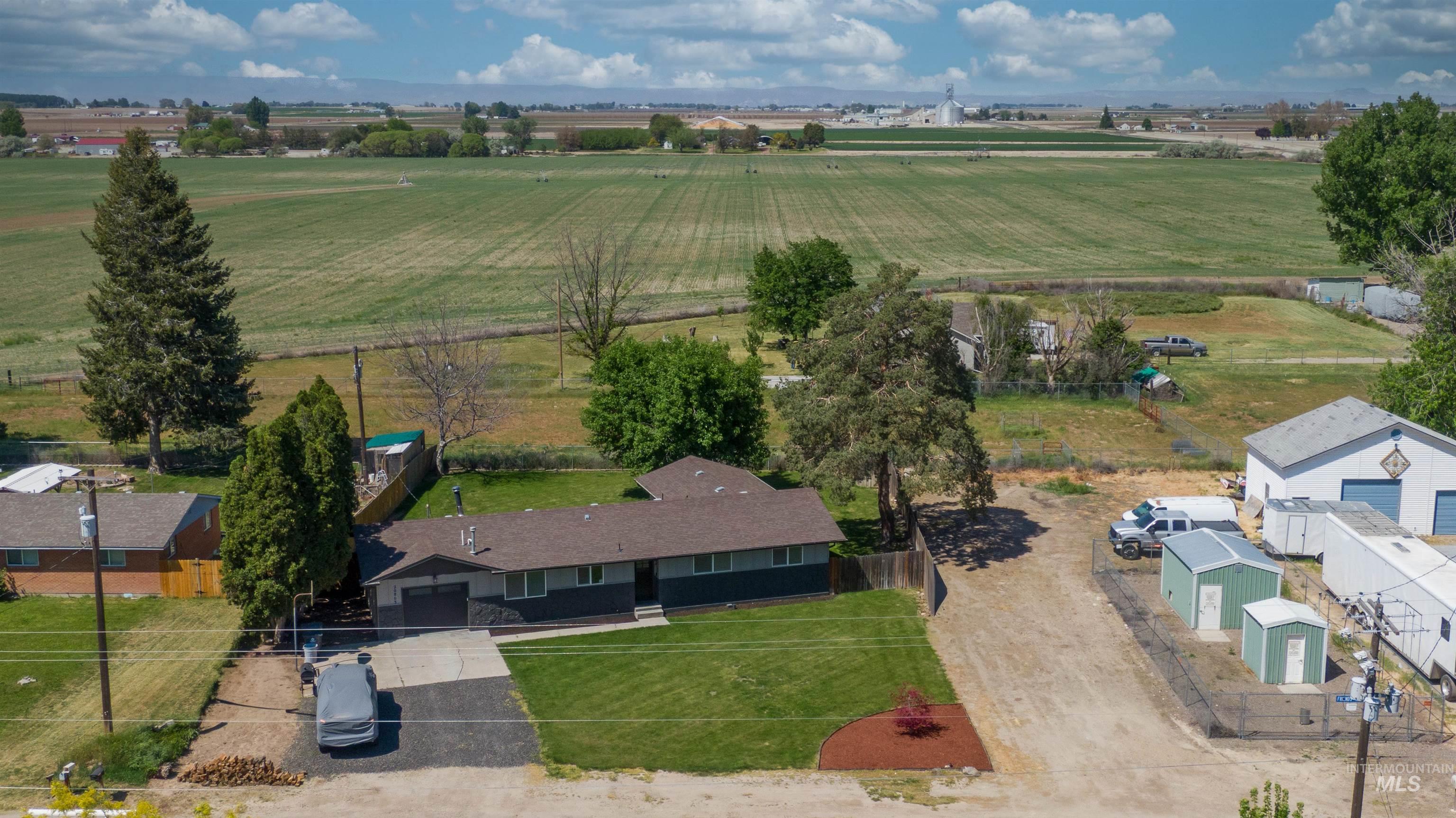 20803 N Friends Rd, Greenleaf, Idaho 83626, 4 Bedrooms, 2 Bathrooms, Residential For Sale, Price $454,900,MLS 98985341