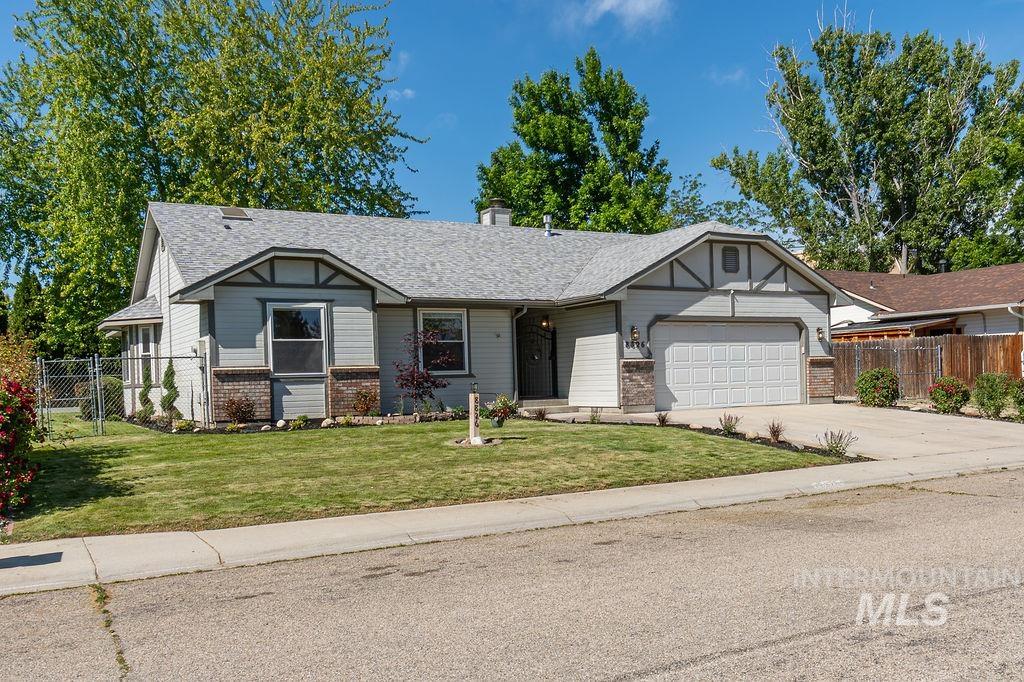8826 W Midland Street, Boise, Idaho 83704, 3 Bedrooms, 2 Bathrooms, Residential For Sale, Price $439,500, 98985342