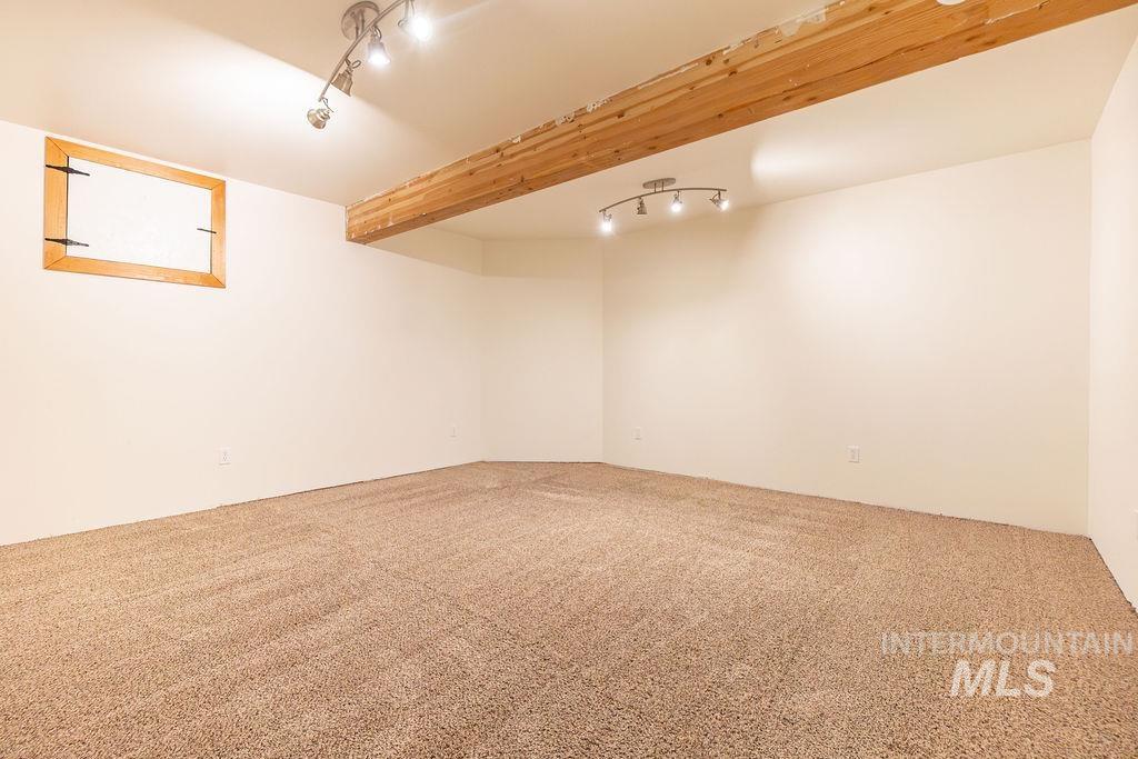 8826 W Midland Street, Boise, Idaho 83704, 3 Bedrooms, 2 Bathrooms, Residential For Sale, Price $439,500, 98985342