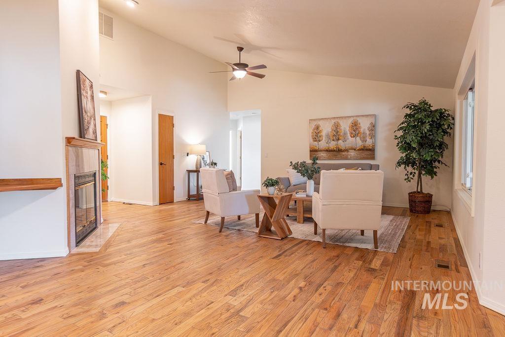 8826 W Midland Street, Boise, Idaho 83704, 3 Bedrooms, 2 Bathrooms, Residential For Sale, Price $439,500, 98985342