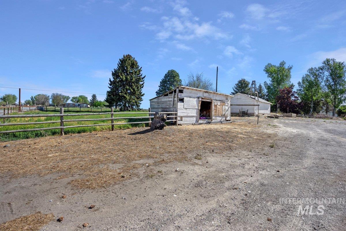 293 E 400 S, Jerome, Idaho 83338, 5 Bedrooms, 3 Bathrooms, Residential For Sale, Price $585,000,MLS 98985350
