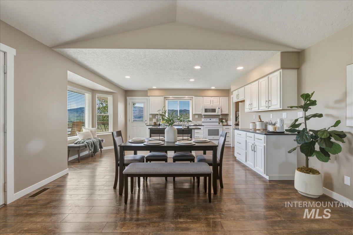 5303 Montour Rd., Emmett, Idaho 83617, 3 Bedrooms, 2 Bathrooms, Residential For Sale, Price $740,000,MLS 98985351