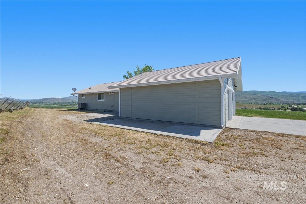 5303 Montour Rd., Emmett, Idaho 83617, 3 Bedrooms, 2 Bathrooms, Residential For Sale, Price $740,000,MLS 98985351