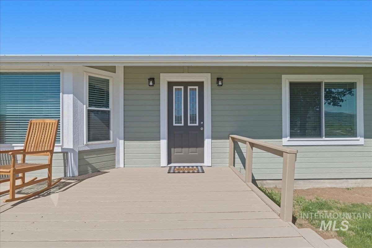 5303 Montour Rd., Emmett, Idaho 83617, 3 Bedrooms, 2 Bathrooms, Residential For Sale, Price $740,000,MLS 98985351