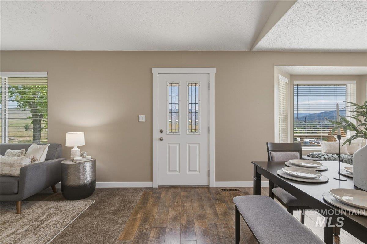 5303 Montour Rd., Emmett, Idaho 83617, 3 Bedrooms, 2 Bathrooms, Residential For Sale, Price $740,000,MLS 98985351