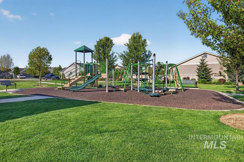 6477 E Monroe St, Nampa, Idaho 83687, 3 Bedrooms, 2 Bathrooms, Residential For Sale, Price $389,900,MLS 98985352
