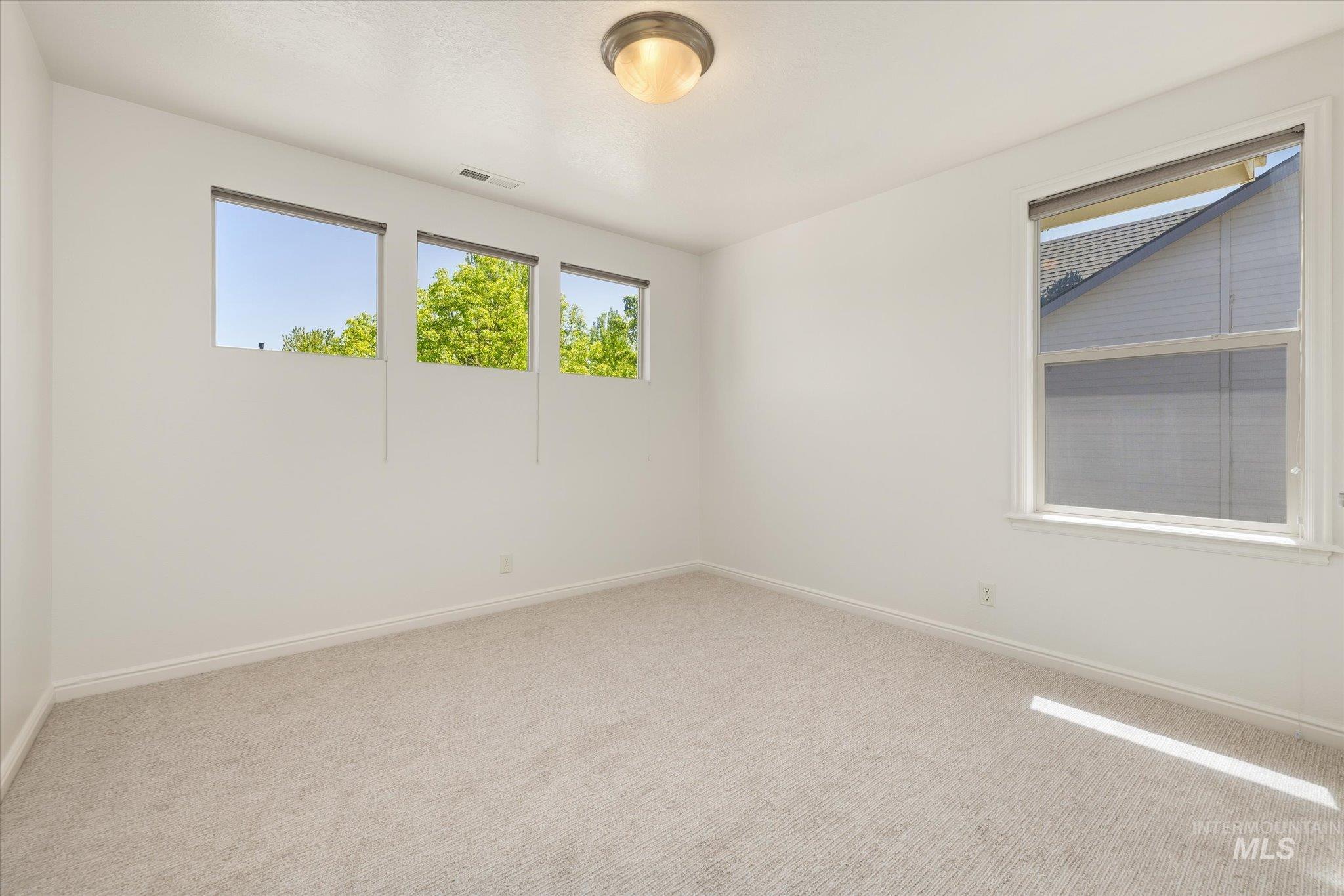 6135 N Booth Ave, Meridian, Idaho 83646, 5 Bedrooms, 3 Bathrooms, Residential For Sale, Price $624,900,MLS 98985353