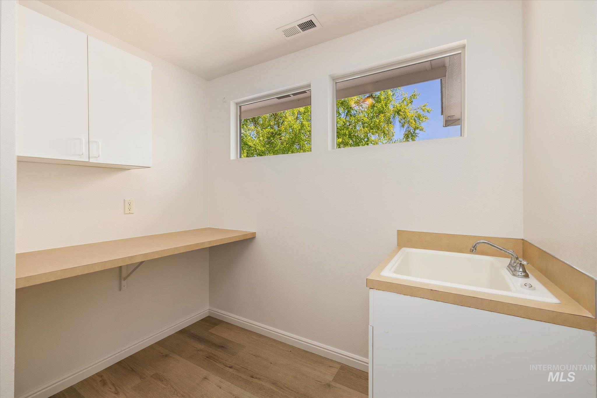 6135 N Booth Ave, Meridian, Idaho 83646, 5 Bedrooms, 3 Bathrooms, Residential For Sale, Price $624,900,MLS 98985353