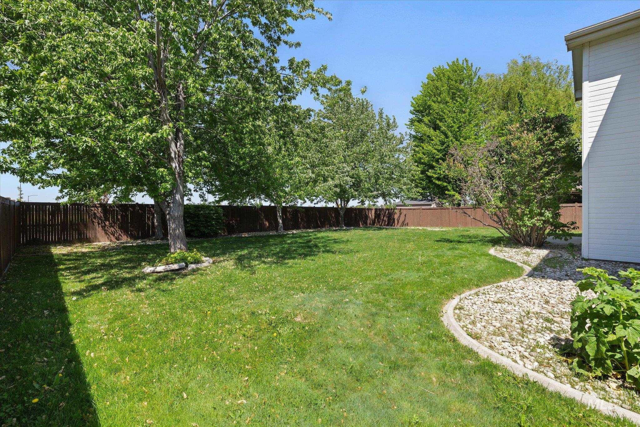 6135 N Booth Ave, Meridian, Idaho 83646, 5 Bedrooms, 3 Bathrooms, Residential For Sale, Price $624,900,MLS 98985353