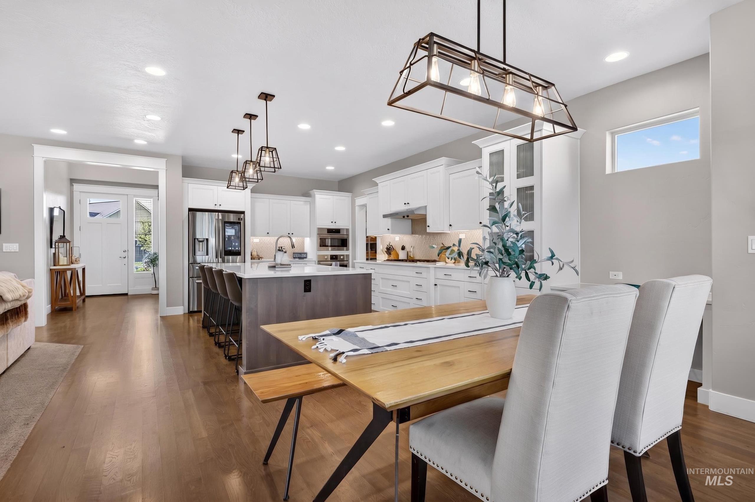 5966 S Astoria, Meridian, Idaho 83642, 5 Bedrooms, 3.5 Bathrooms, Residential For Sale, Price $975,000,MLS 98985354