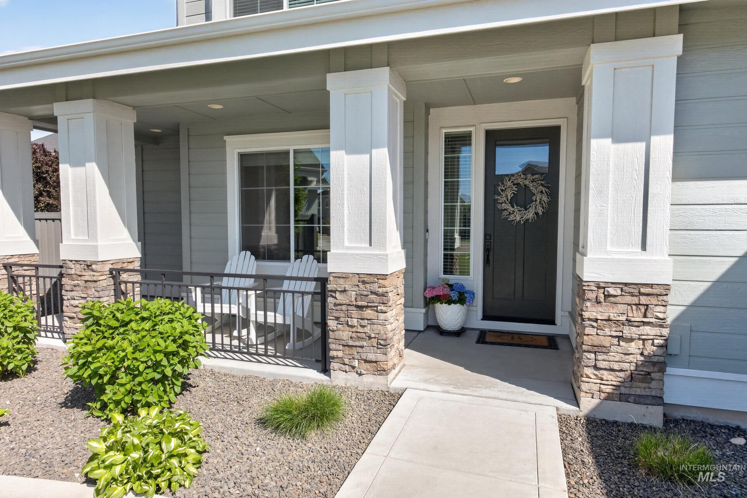 5966 S Astoria, Meridian, Idaho 83642, 5 Bedrooms, 3.5 Bathrooms, Residential For Sale, Price $975,000,MLS 98985354