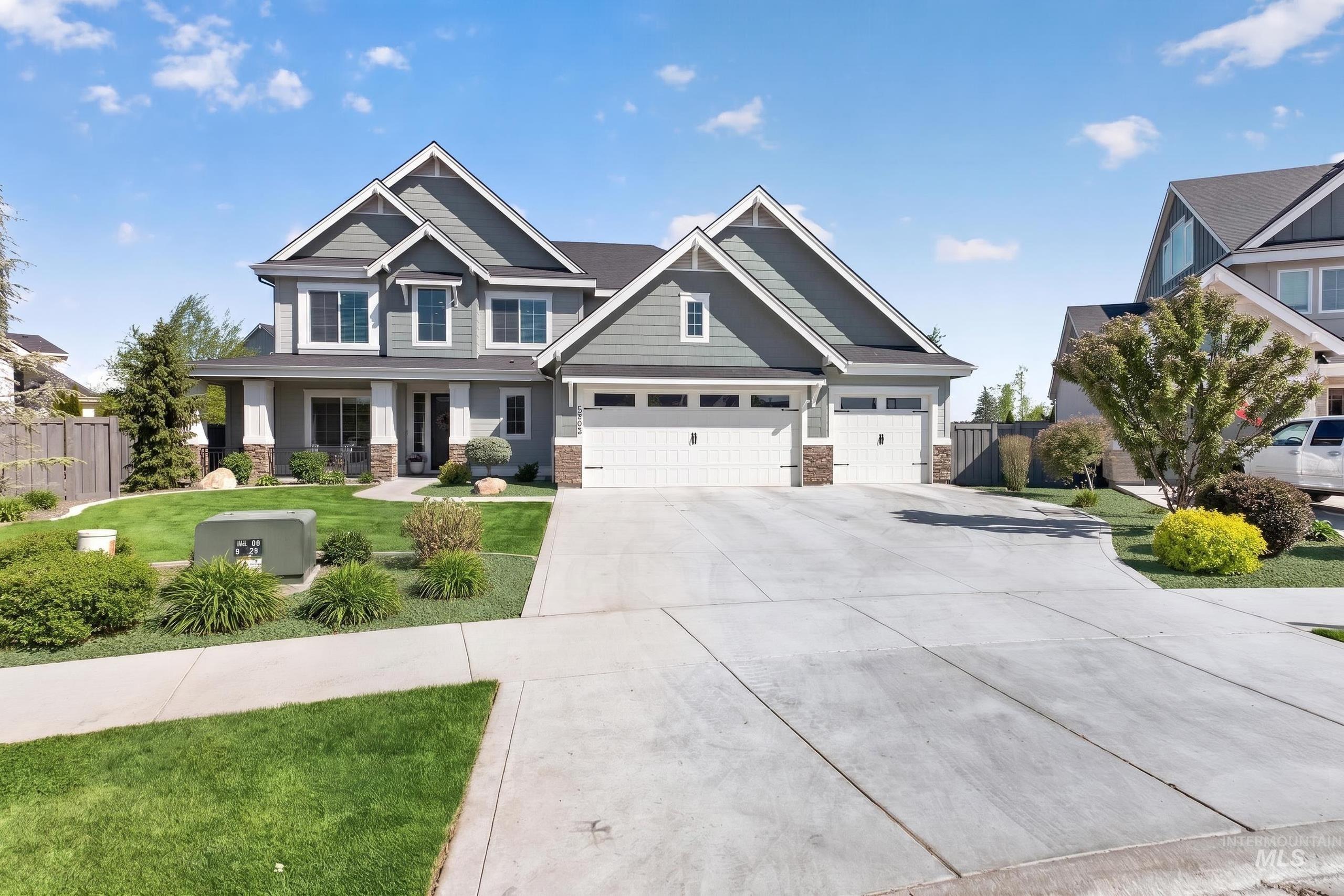 5966 S Astoria, Meridian, Idaho 83642, 5 Bedrooms, 3.5 Bathrooms, Residential For Sale, Price $975,000,MLS 98985354