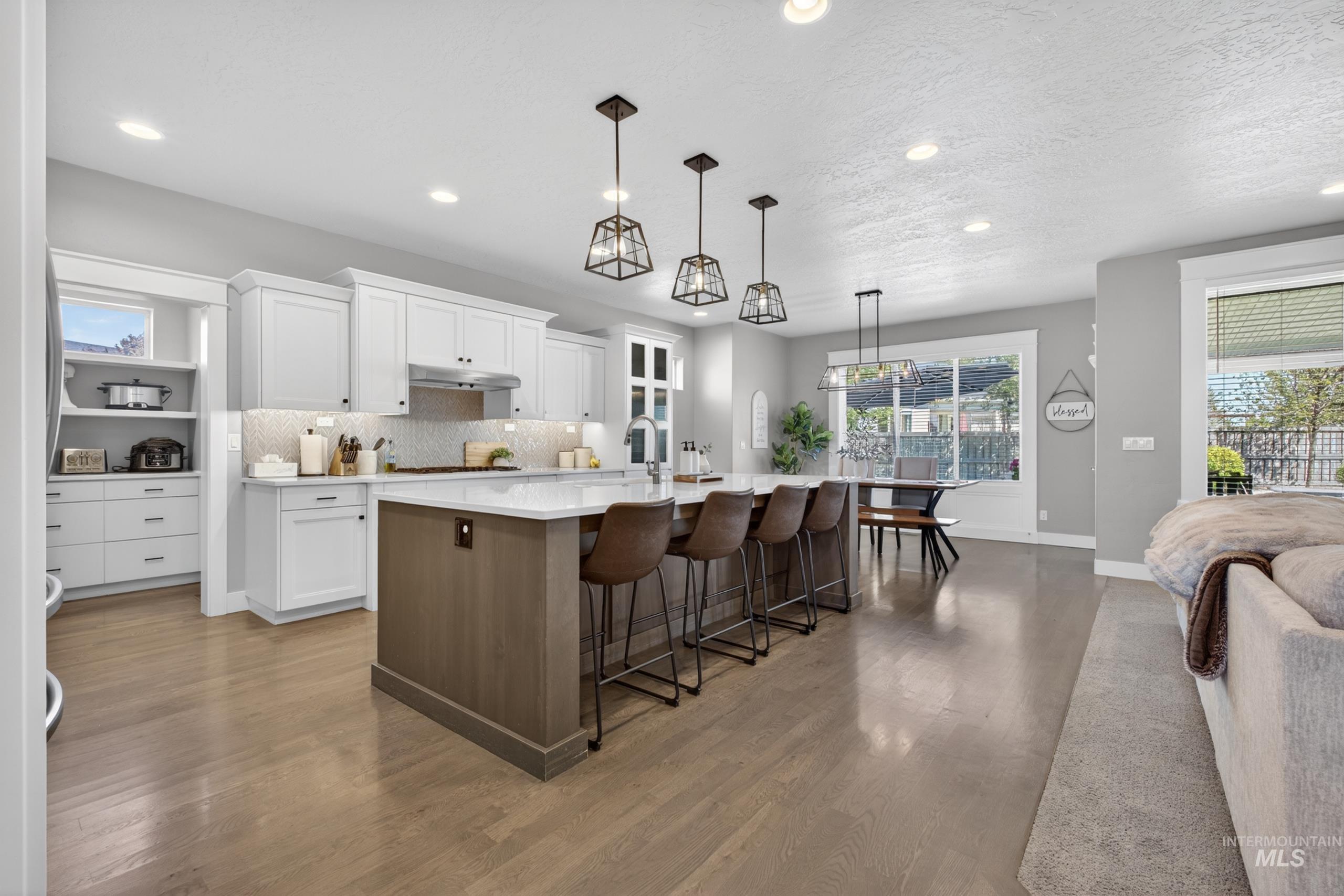 5966 S Astoria, Meridian, Idaho 83642, 5 Bedrooms, 3.5 Bathrooms, Residential For Sale, Price $975,000,MLS 98985354