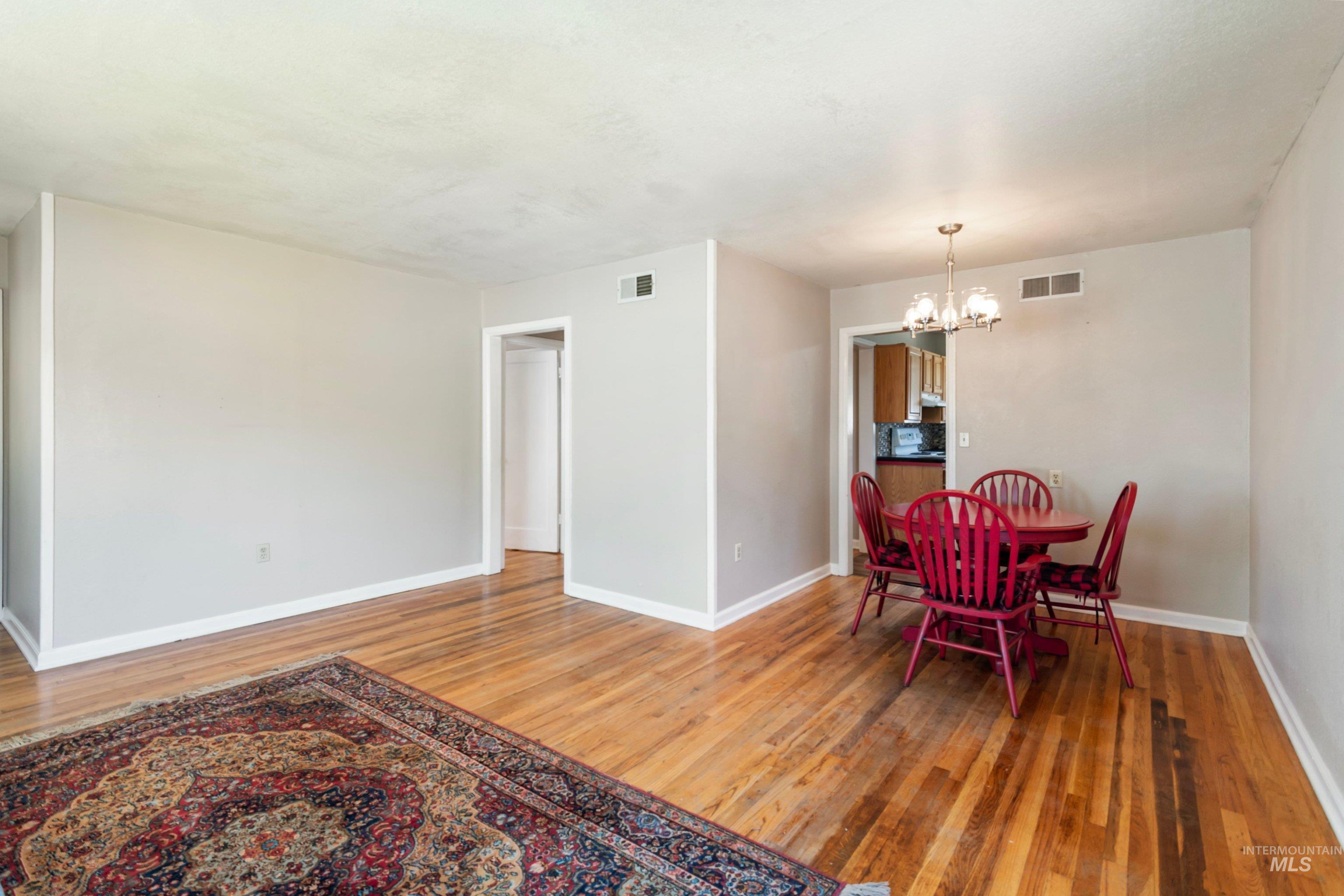 128 Mountain View Dr., Mountain Home, Idaho 83647, 3 Bedrooms, 1 Bathroom, Residential For Sale, Price $239,900,MLS 98985356