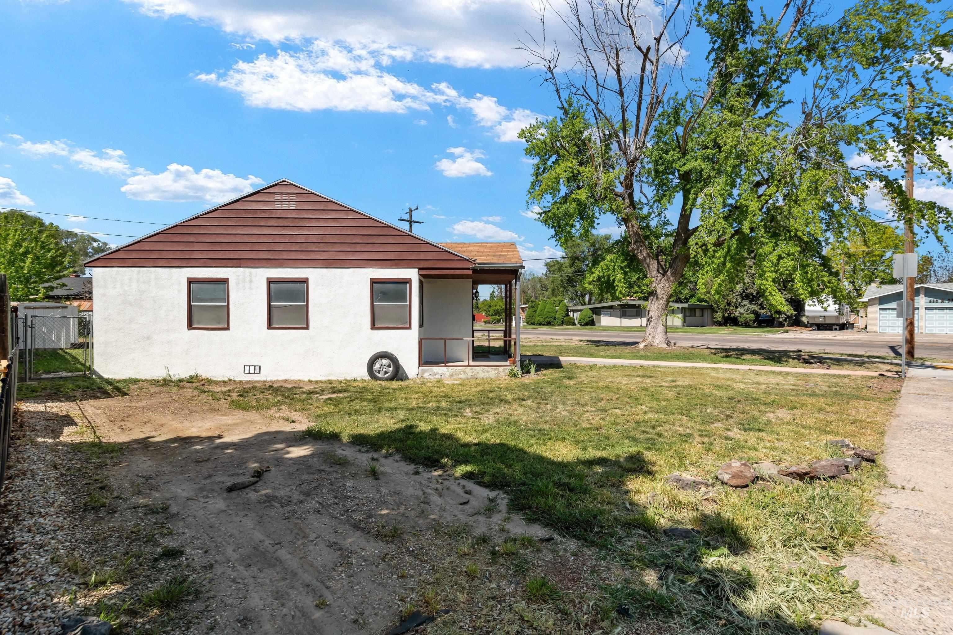 128 Mountain View Dr., Mountain Home, Idaho 83647, 3 Bedrooms, 1 Bathroom, Residential For Sale, Price $239,900,MLS 98985356