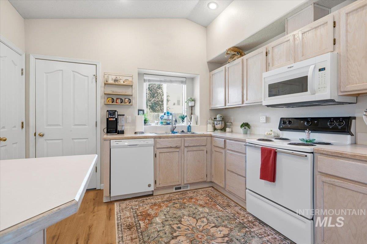 2560 N Richter Ave, Meridian, Idaho 83646, 3 Bedrooms, 2 Bathrooms, Residential For Sale, Price $415,000,MLS 98985357