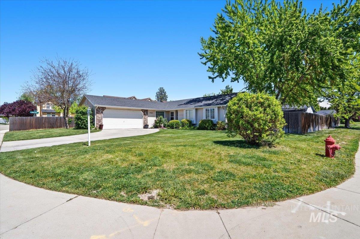 2560 N Richter Ave, Meridian, Idaho 83646, 3 Bedrooms, 2 Bathrooms, Residential For Sale, Price $415,000,MLS 98985357