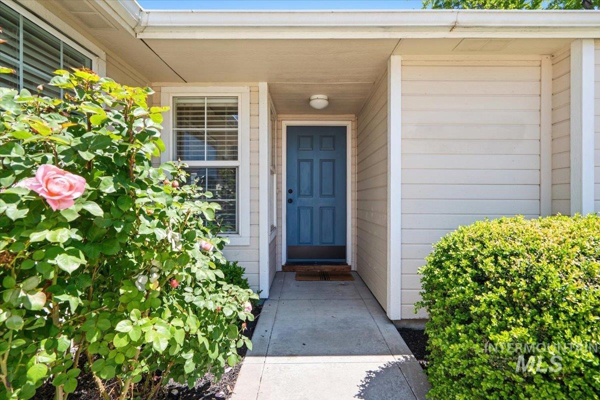 2560 N Richter Ave, Meridian, Idaho 83646, 3 Bedrooms, 2 Bathrooms, Residential For Sale, Price $415,000,MLS 98985357