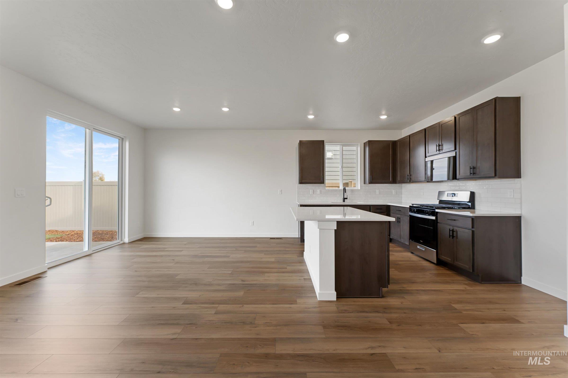 19469 N Summerville Way, Nampa, Idaho 83687, 3 Bedrooms, 2 Bathrooms, Residential For Sale, Price $399,643,MLS 98985361