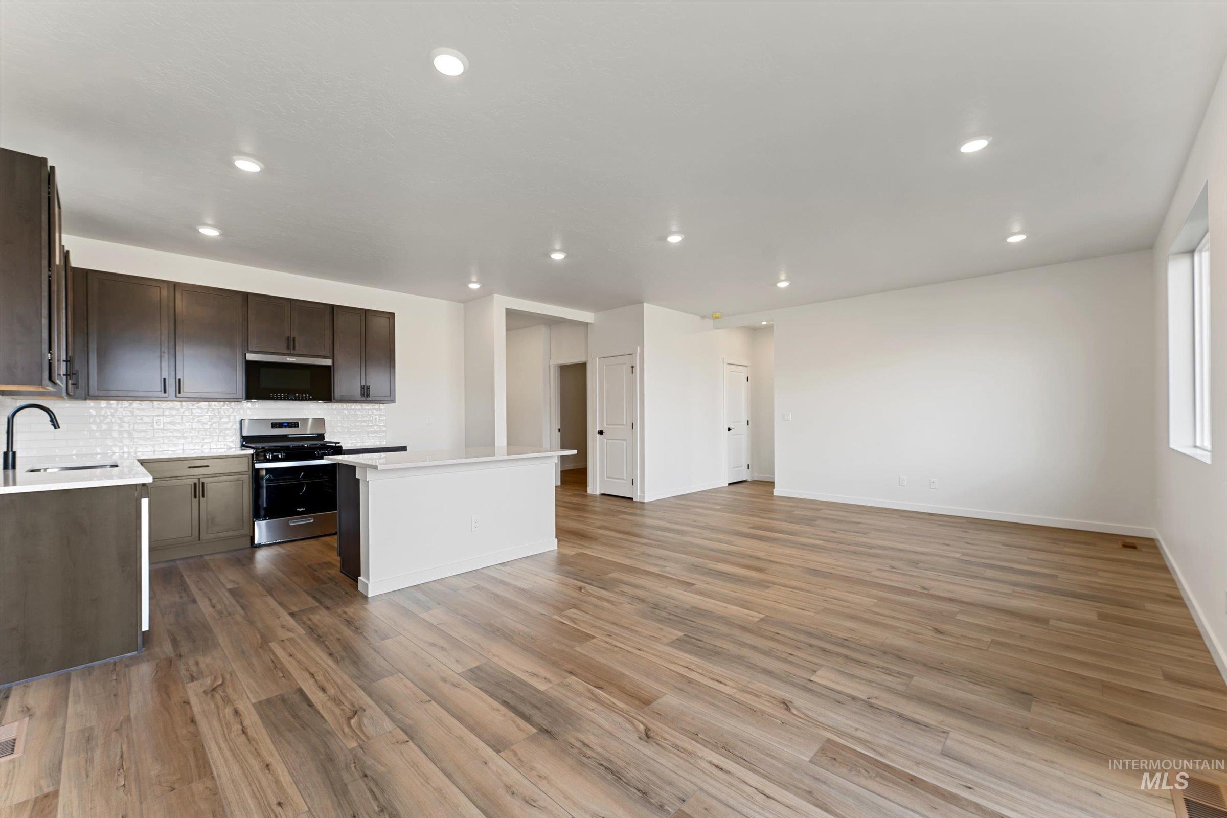 19469 N Summerville Way, Nampa, Idaho 83687, 3 Bedrooms, 2 Bathrooms, Residential For Sale, Price $399,643,MLS 98985361
