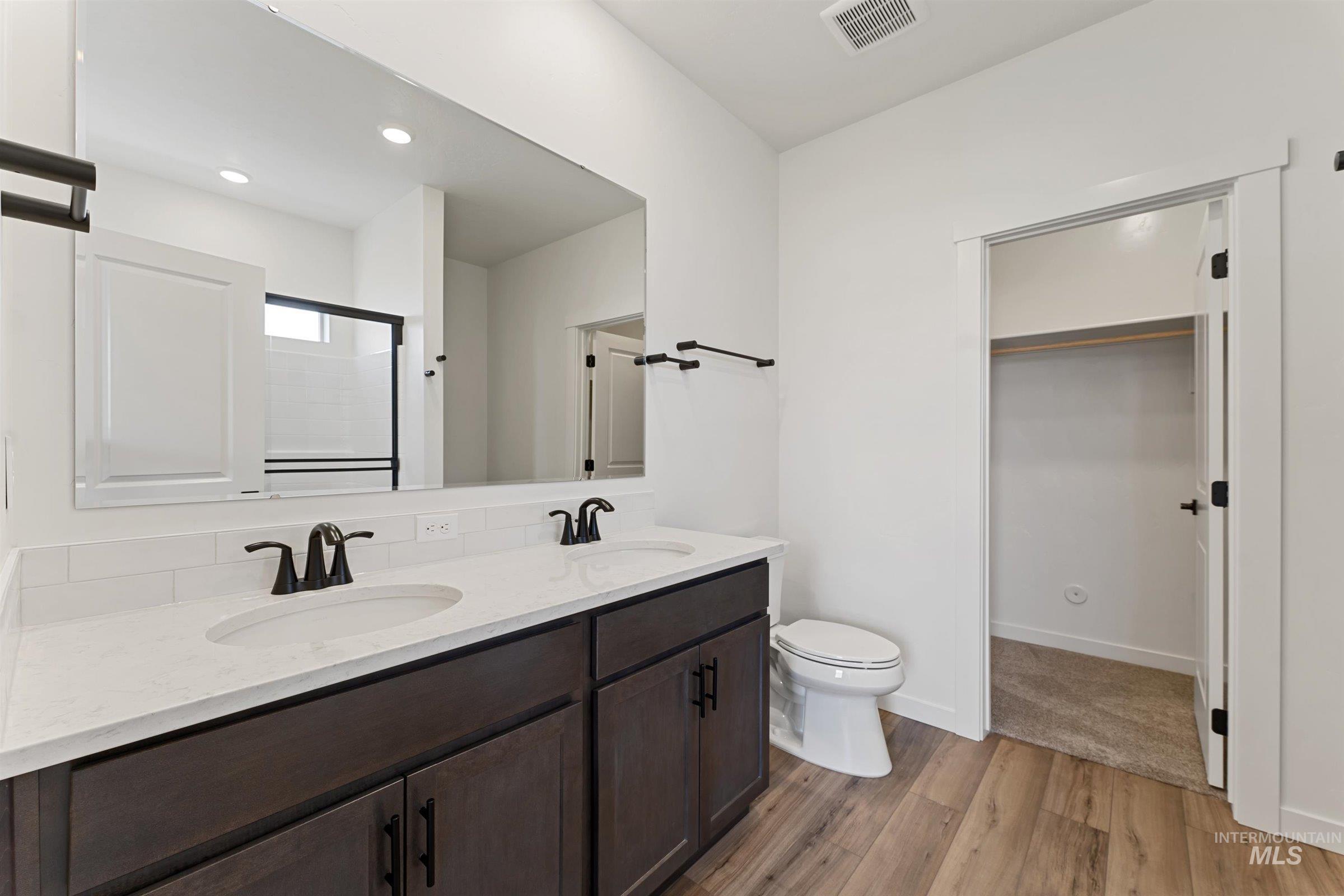 19469 N Summerville Way, Nampa, Idaho 83687, 3 Bedrooms, 2 Bathrooms, Residential For Sale, Price $399,643,MLS 98985361